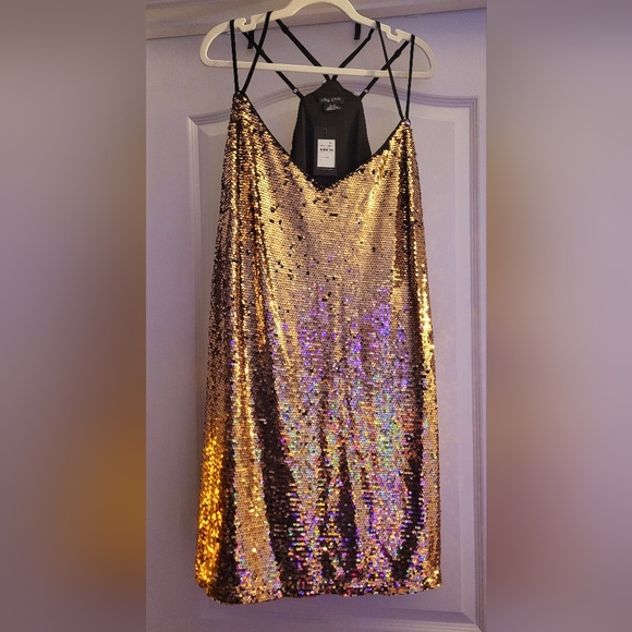 🥂 City Chic Sparkling Gold Mini Dress - Picture 2 of 10